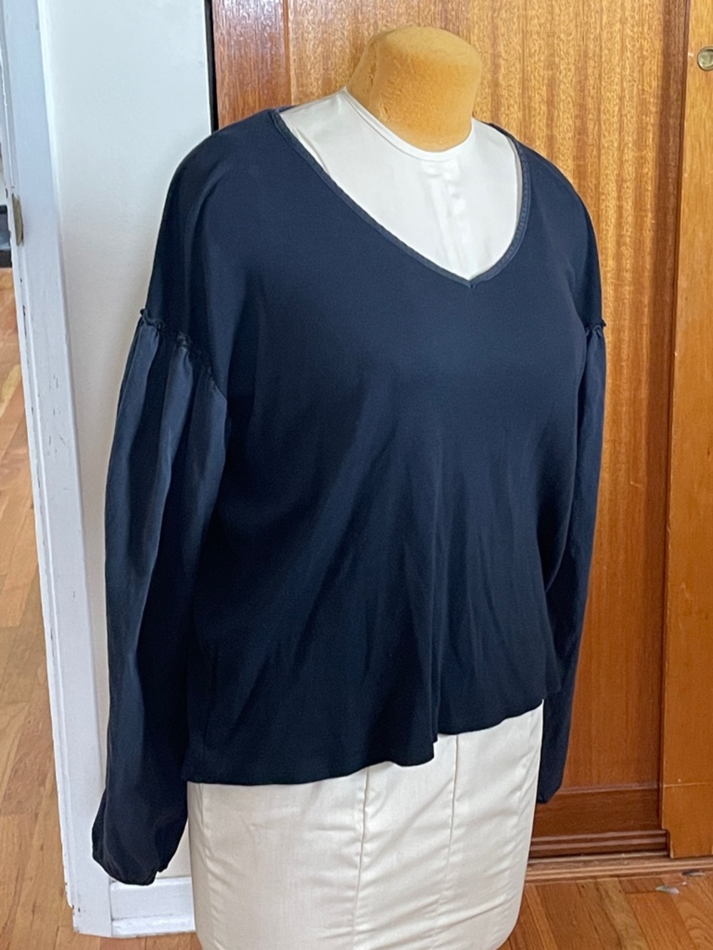 Red Haute Black V-Neck Long Puffy Sleeve Blouse XL extra large 1X